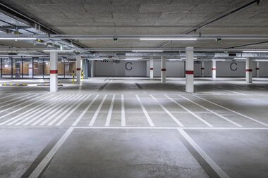 BAUHAUS CH - Schlieren, Drive In